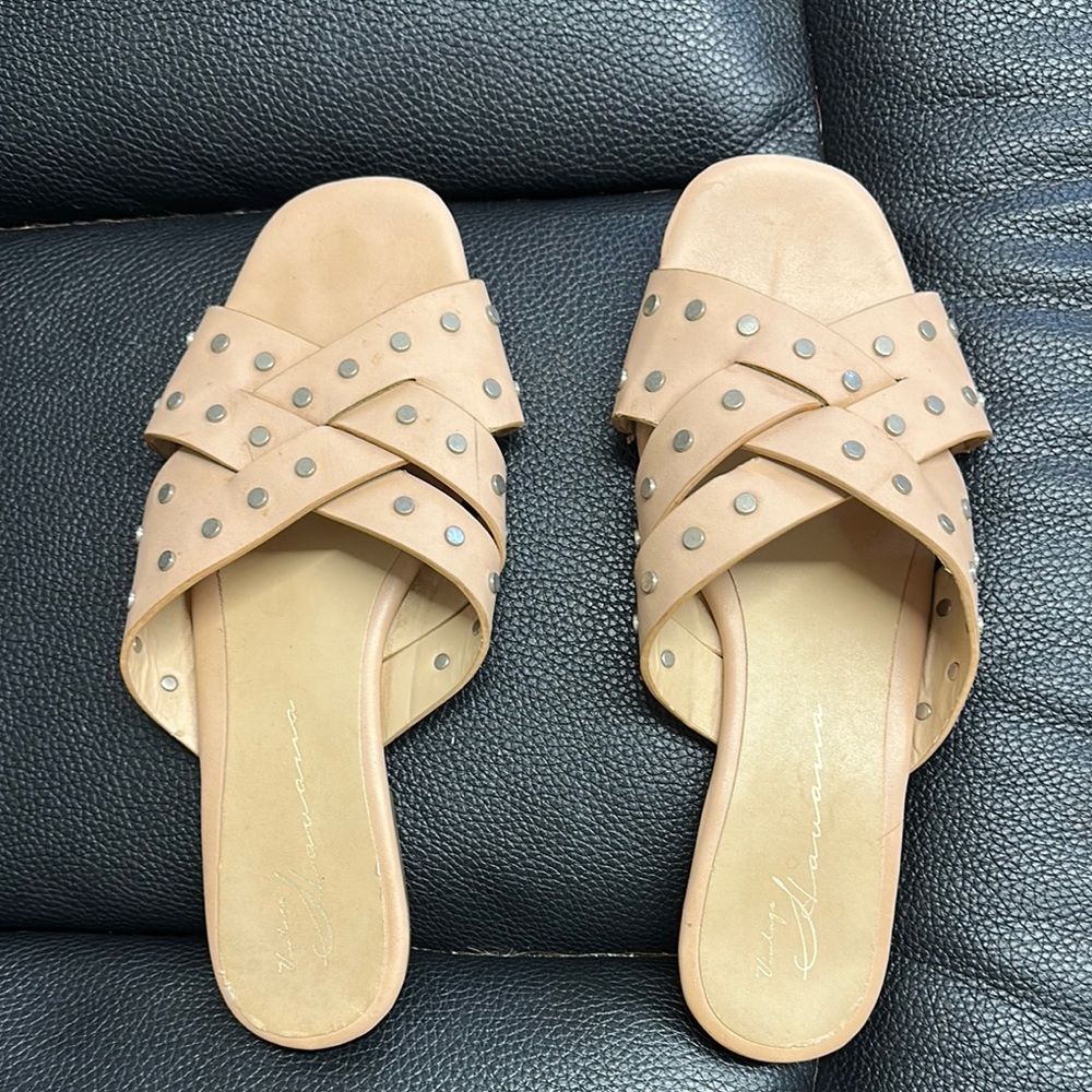 Vintage Havana Tan Slide Sandals with Braided Design